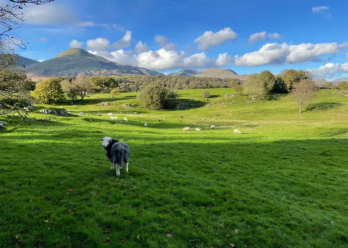 Beautiful Detached Near Coniston - Pass The Keys * Torver
