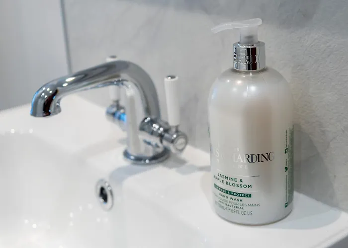 Beautiful Detached Near Coniston - Pass The Keys *