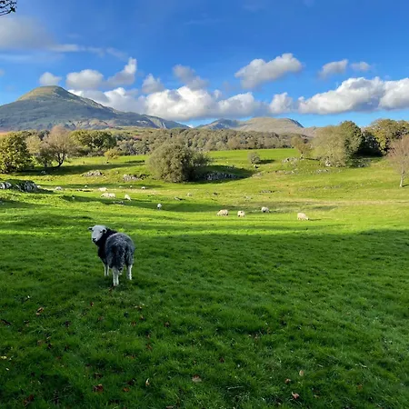 Beautiful Detached Near Coniston - Pass The Keys * Torver
