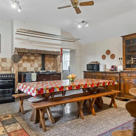 Beautiful Detached Near Coniston - Pass The Keys Torver